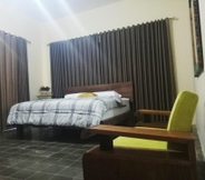 Kamar Tidur 6 Doeloerkoe Homestay 