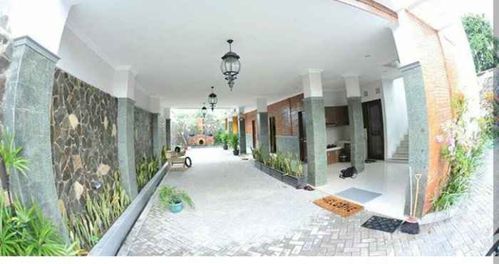 Lobby Grand Seruni