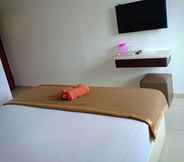 Bedroom 6 Peach Hill Hotel 2