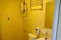 Toilet Kamar Peach Hill Hotel 2