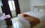 Bedroom 7 Peach Hill Hotel 2