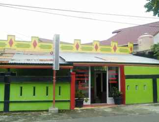 Exterior 2 Penginapan Graha Indah Sindoro