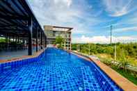 สระว่ายน้ำ Phu Dahla Residences