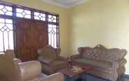 Lobi 4 Lawang Sari Homestay