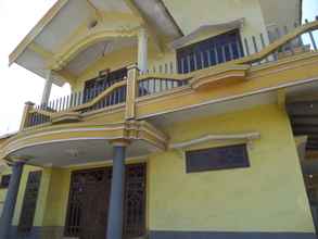 Bangunan 4 Lawang Sari Homestay