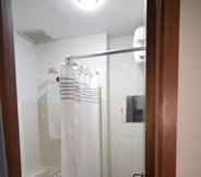 In-room Bathroom 4 D&G PRO at Greenlake View Ciputat