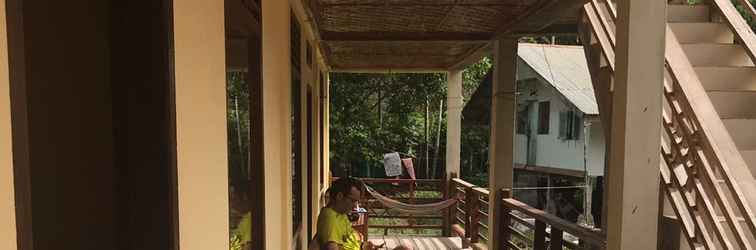 Lobby Bari Inn Bungalow