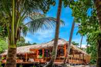 Lobby Ten Moons Lipe Resort