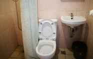 Toilet Kamar 4 Fatwave Surf Resort