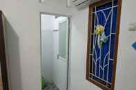 In-room Bathroom Indekost Syariah Cikost Serang