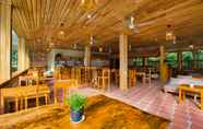 Quầy bar, cafe và phòng lounge 7 Azura Resort 