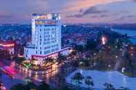 Bangunan Cross Vibe Viet Tri Hotel