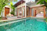 สระว่ายน้ำ The Jimbaran Villa by Ini Vie Hospitality