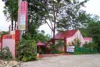 Bangunan Woods Way Inn