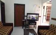 Common Space 7 Mawar Bed & Breakfast 