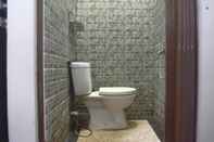 Toilet Kamar Ketapang Guesthouse