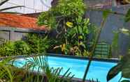 Swimming Pool 2 Front One Inn Kediri