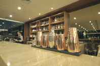 Bar, Cafe and Lounge  Avenzel Hotel and Convention Cibubur