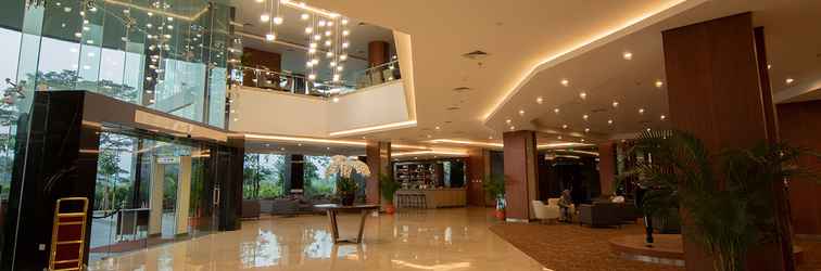 Lobby  Avenzel Hotel and Convention Cibubur