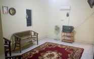 Common Space 4 Alziqa Guest House Cirebon