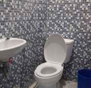 Toilet Kamar 4 Excellent View Rubiah Homestay