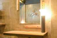 In-room Bathroom RedDoorz Plus @ Taft North Mandurriao