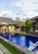 SWIMMING_POOL Lilis Cempaka Mas Guesthouse