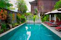 Kolam Renang Freddies Villas Ubud Bali