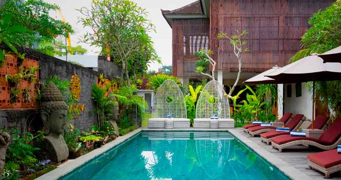 สระว่ายน้ำ Freddies Villas Ubud Bali