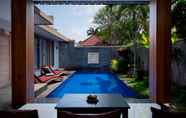 สระว่ายน้ำ 3 Freddies Villas Ubud Bali