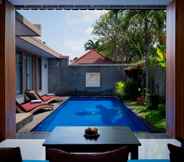 Kolam Renang 3 Freddies Villas Ubud Bali