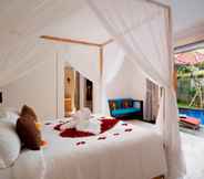 Kamar Tidur 4 Freddies Villas Ubud Bali