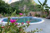 Swimming Pool Amira Homestay