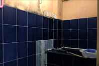 In-room Bathroom Penginapan BSB HO near Marbella Hotel