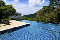 Swimming Pool Grand Bleu Ocean View Pool Suite