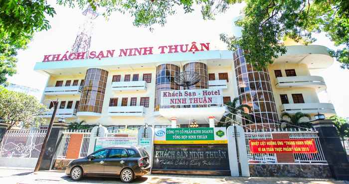 Bên ngoài Ninh Thuan Hotel