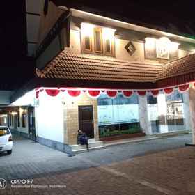 โรงแรม Kencana Dewi 1, โรงแรม & ที่พัก Pondok Pesantren Putri Al-Mawaddah