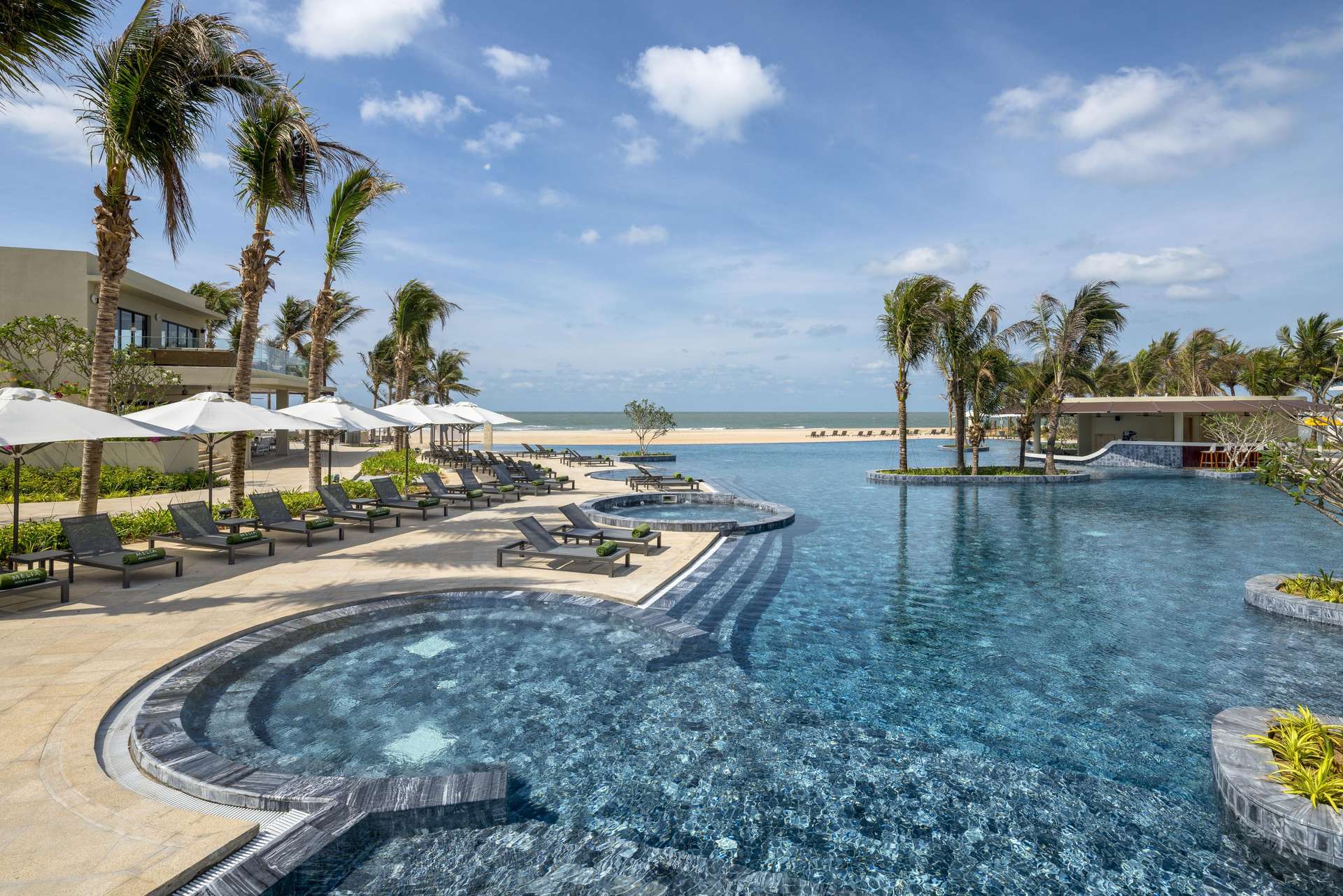 Hồ bơi - Melia Ho Tram Beach Resort