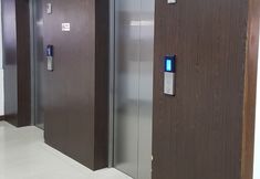 로비 6 V Apartment Seturan