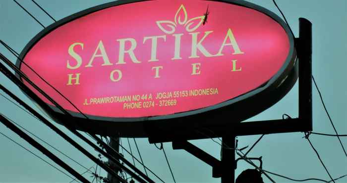 ภายนอกอาคาร Sartika Hotel