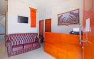 ล็อบบี้ 6 OYO 90864 Rufus Homestay Toraja