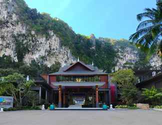 Lobby 2 The Scene Cliff View Villas