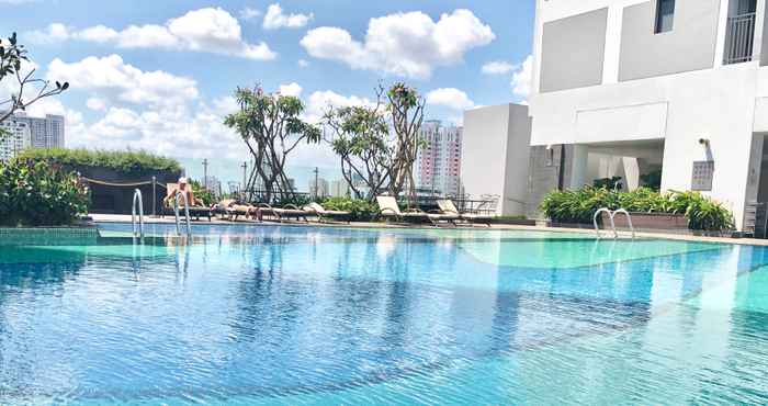 Hồ bơi Saigon Apartment - River Gate Residence