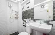 Toilet Kamar 7 Paradise Apartments 4