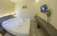 Kamar Tidur 5 Hotel Sin Jo