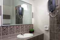 In-room Bathroom Desa Golf Homestay