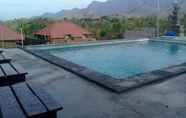 Swimming Pool 5 Eliska Sari Bungalows