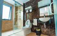 Toilet Kamar 4 Ha Long Trendy Hotel