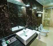 Phòng tắm bên trong 5 Ha Long Trendy Hotel