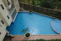 Swimming Pool Cozy 2BR at Apartemen Victoria Square